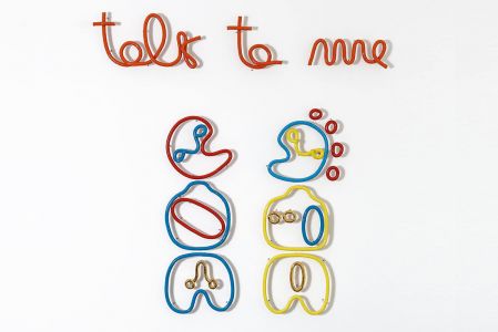 Fabrizio Dusi talk to me installazione ceramica oro terzo fuoco