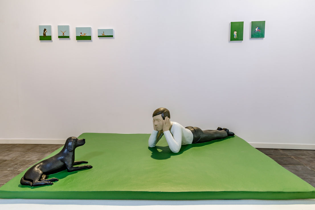Allestimento mostra approcci di Nando Crippa